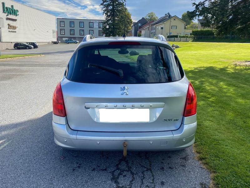 Peugeot 308 • 2013 • 10,116 km 4