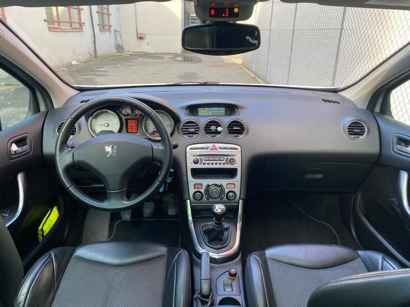 Peugeot 308 • 2013 • 10,116 km 5