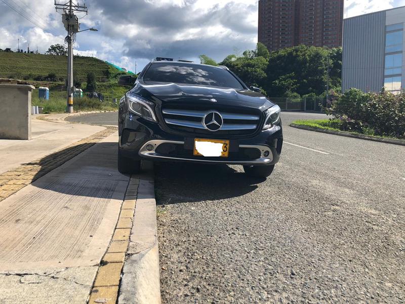 Mercedes-Benz GLA • 2015 • 65,000 km 4