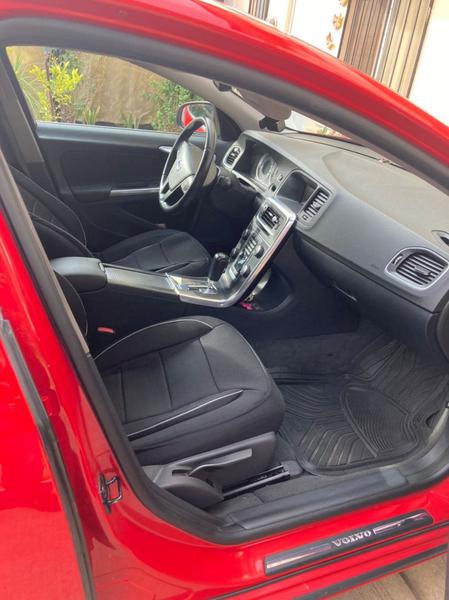 Volvo S60 • 2011 • 91,000 km 1