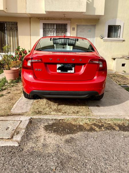 Volvo S60 • 2011 • 91,000 km 2