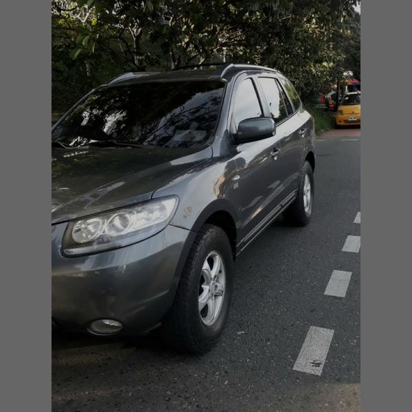 Hyundai Santa Fe • 2009 • 115,000 km 8