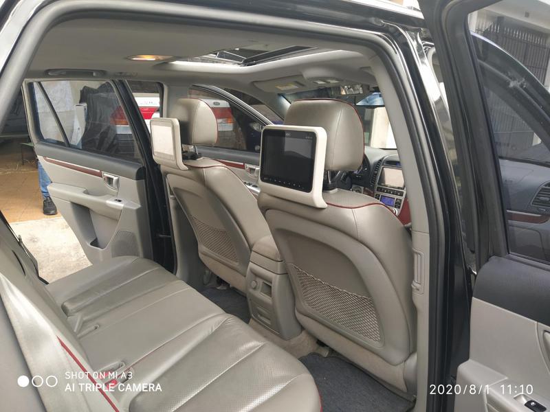 Hyundai Santa Fe • 2010 • 120,000 km 6