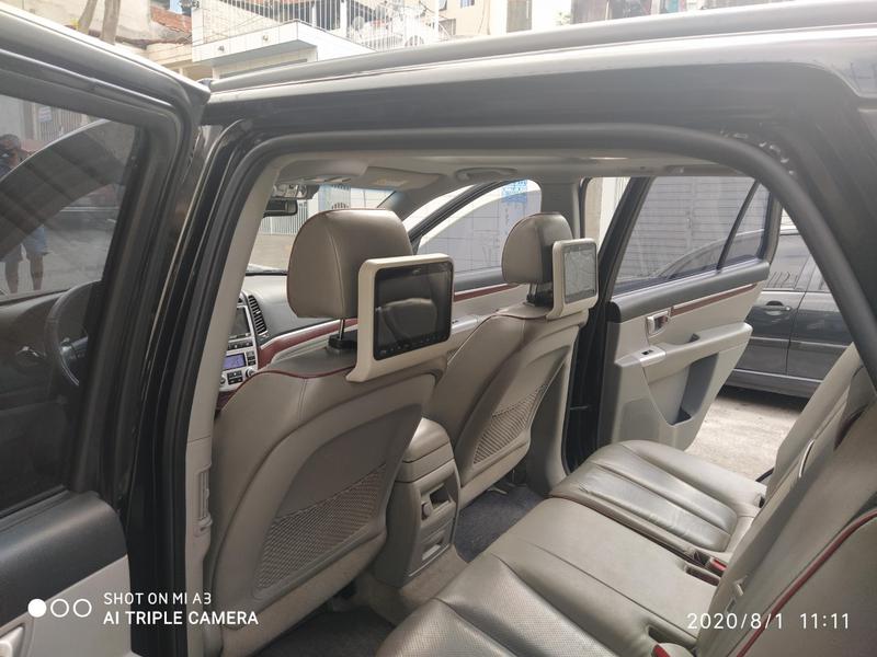 Hyundai Santa Fe • 2010 • 120,000 km 2