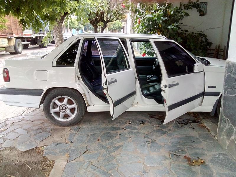 Volvo 850 • 1997 • 150,000 km 1