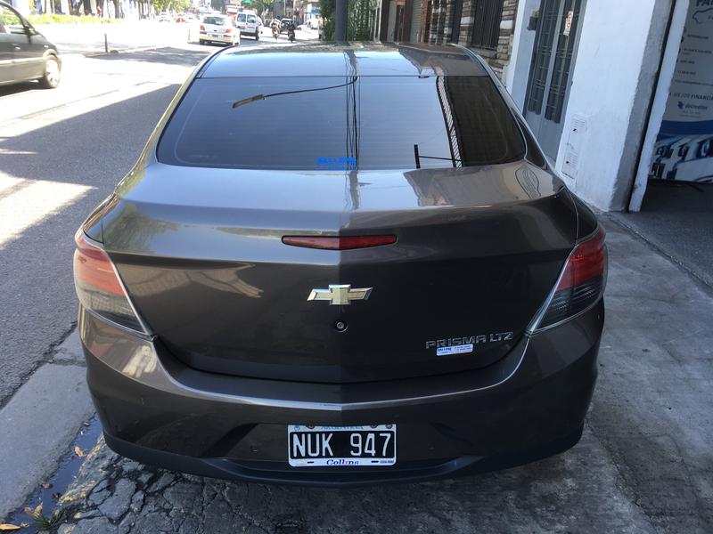 Chevrolet Prisma • 2014 • 108,000 km 10