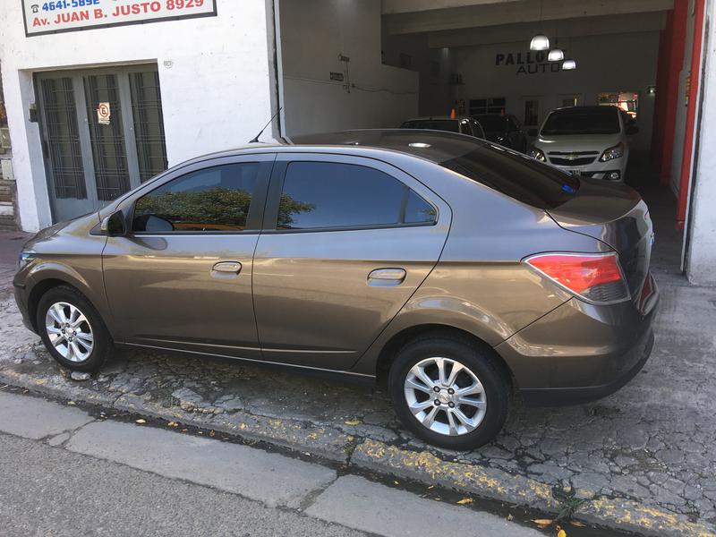 Chevrolet Prisma • 2014 • 108,000 km 8