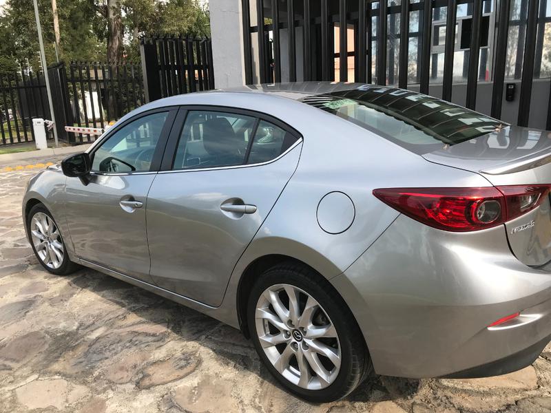 Mazda 3 • 2016 • 98,000 km 1