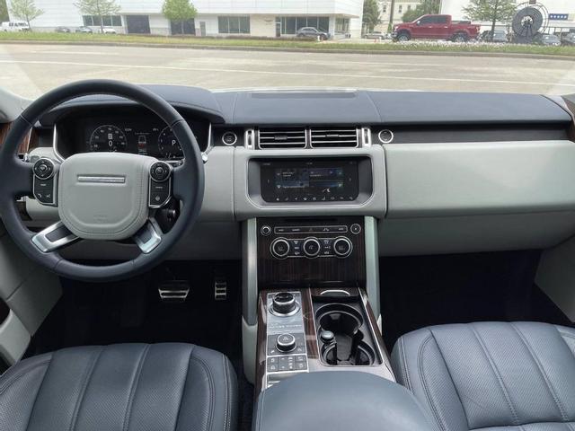 Land Rover Range Rover • 2017 • 4,262 km 5