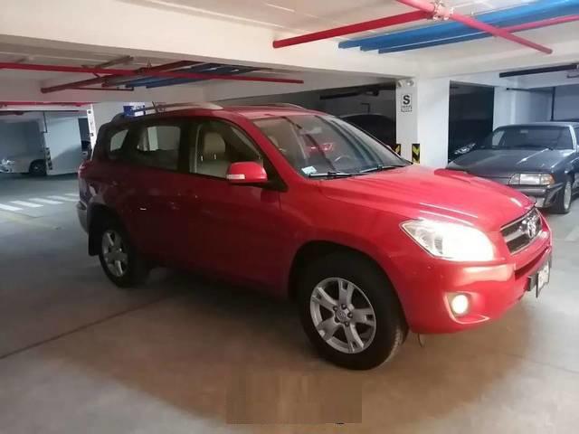 Toyota RAV4 • 2012 • 98,700 km 2