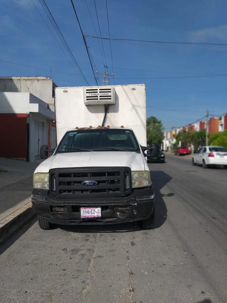 Ford 350 • 2006 • 312,666 km 3