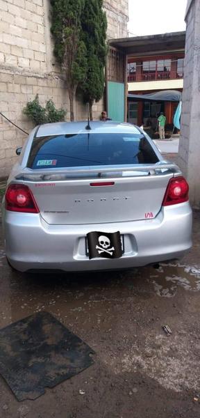 Dodge Avenger • 2011 • 98,000 km 2