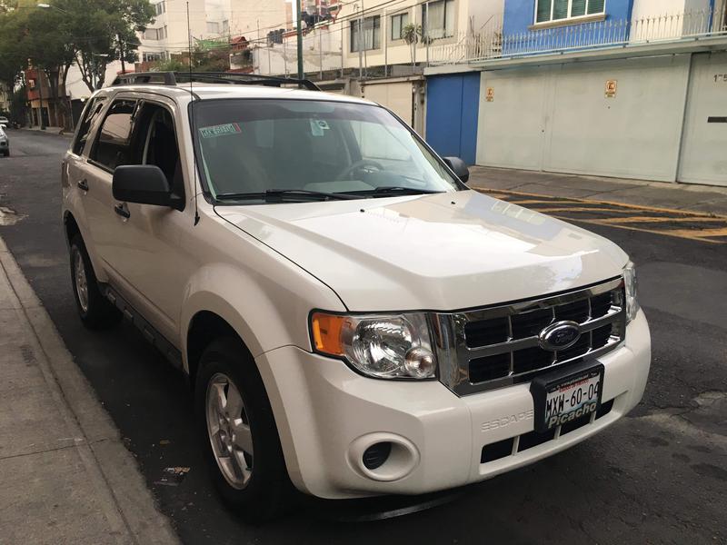Ford Escape • 2010 • 140 km 2