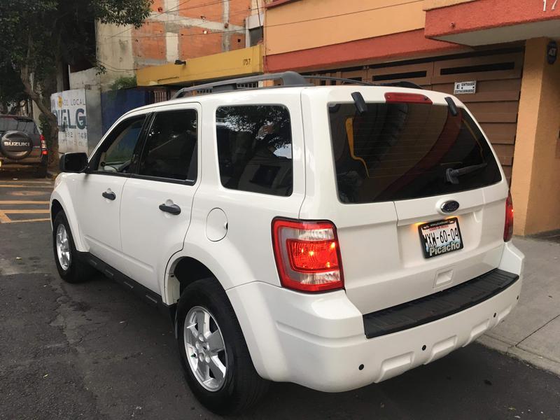 Ford Escape • 2010 • 140 km 10