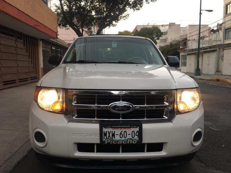 Ford Escape • 2010 • 140 km 1