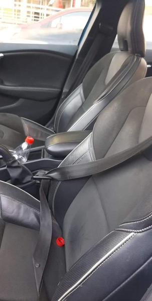 Volvo V40 • 2015 • 85,000 km 6