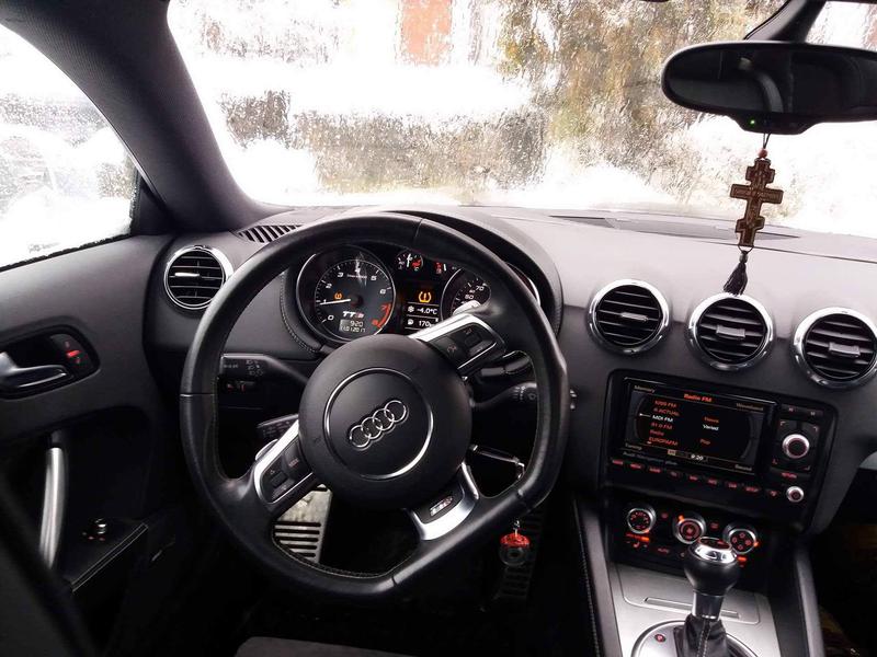 Audi TTS • 2011 • 129,000 km 1