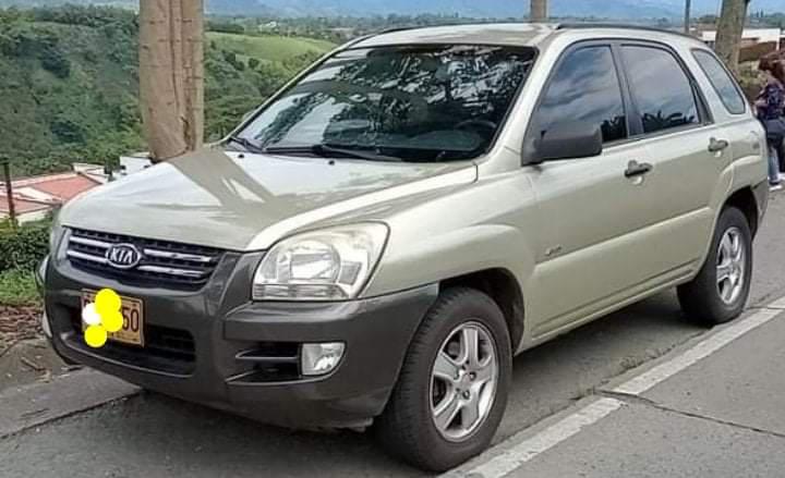 Kia Sportage • 2007 • 121,764 km 7