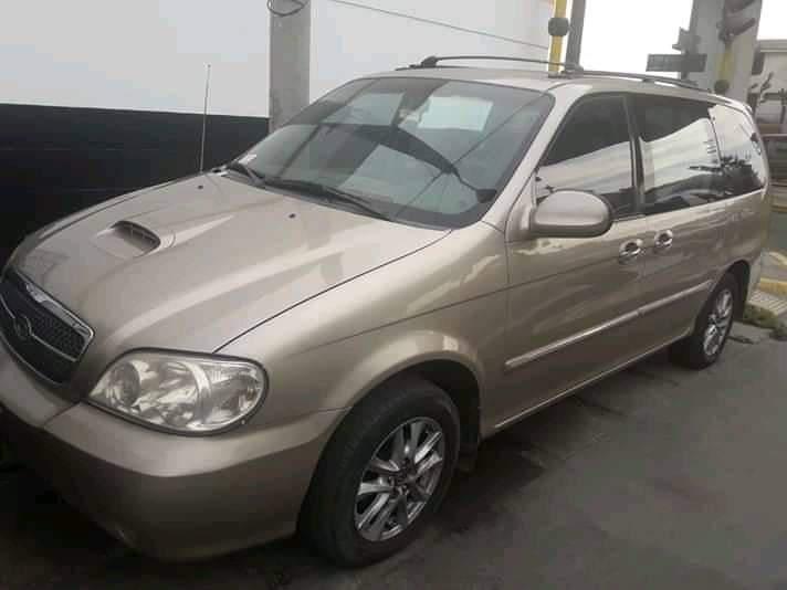 Kia Carnival • 2004 • 180,000 km 3