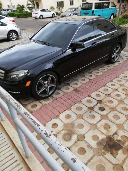Mercedes-Benz  • 2013 • 53,000 km 4