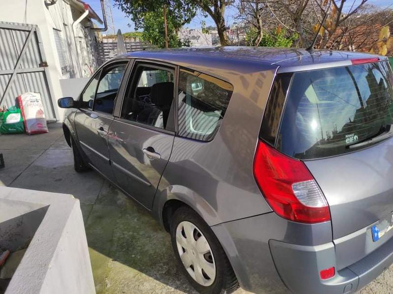 Renault Grand Scenic • 2009 • 300,000 km 12