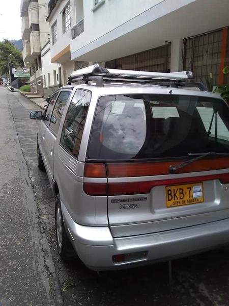 Hyundai  • 2000 • 12,000 km 10