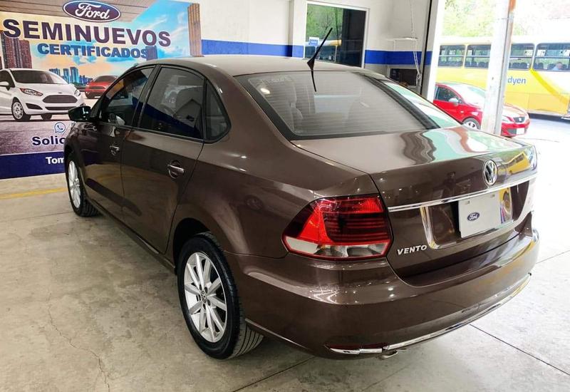 Volkswagen Vento • 2018 • 64,000 km 4