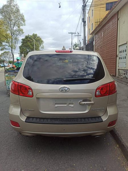 Hyundai Santa Fe • 2009 • 175 km 3
