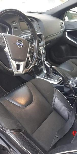Volvo V40 • 2015 • 85,000 km 2