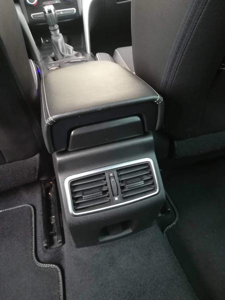 Renault Mégane • 2017 • 60,000 km 12