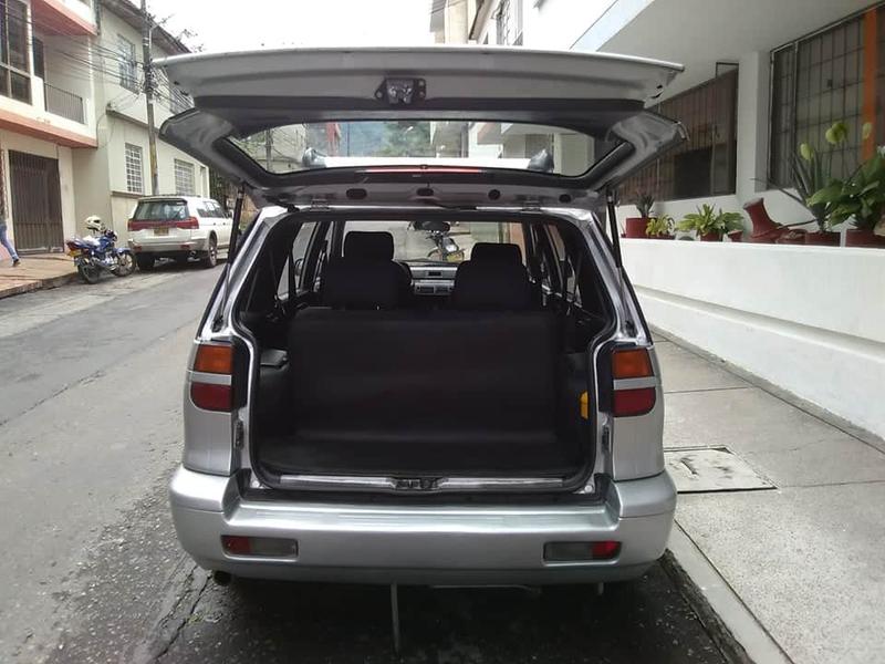 Hyundai  • 2000 • 12,000 km 8