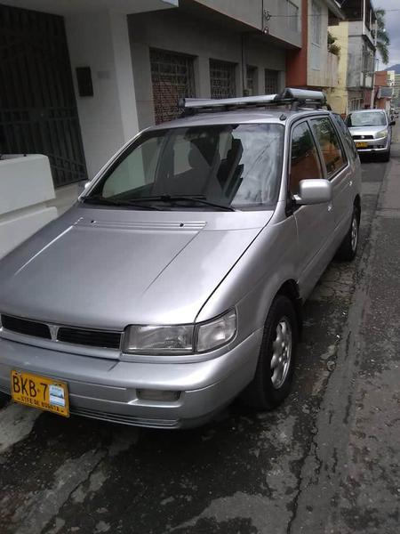 Hyundai  • 2000 • 12,000 km 2
