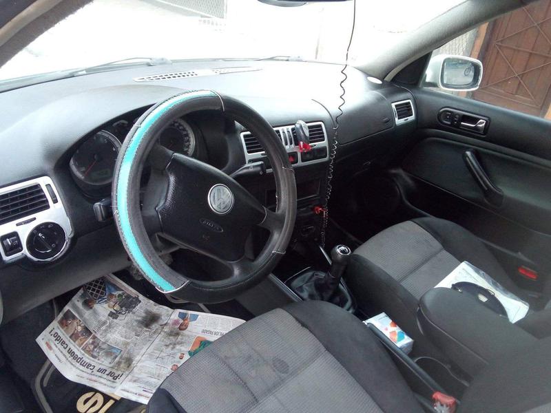 Volkswagen Jetta • 2006 • 243,943 km 1
