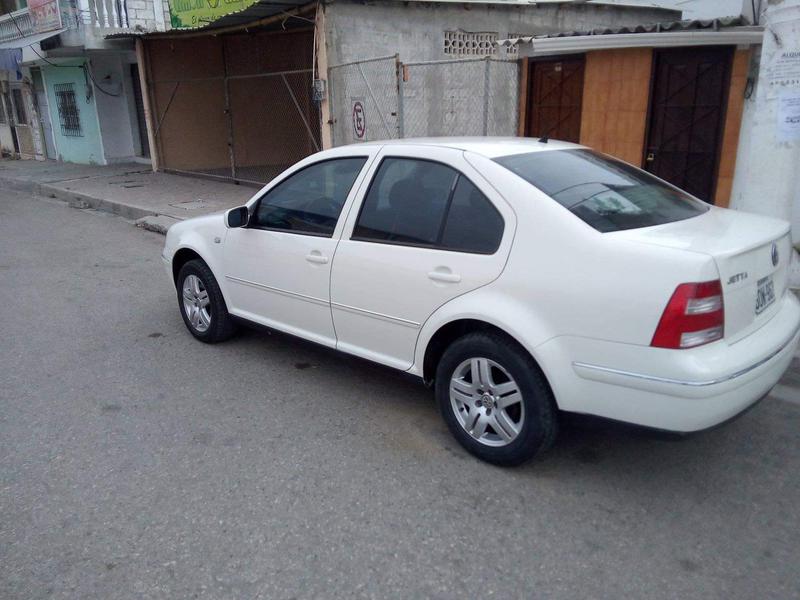 Volkswagen Jetta • 2006 • 243,943 km 4