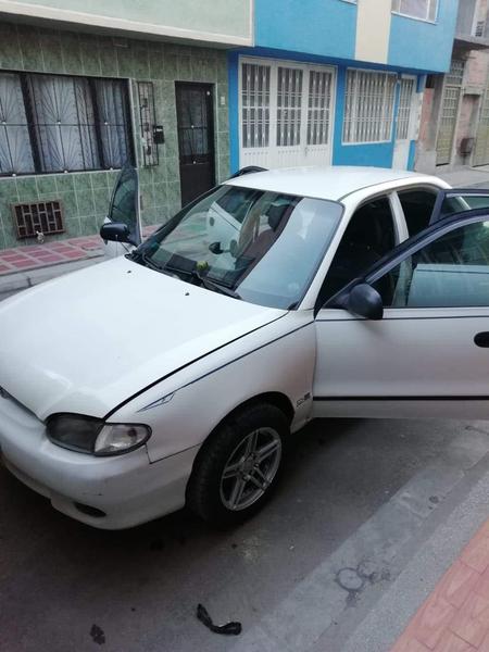 Hyundai Accent • 2002 • 180,000 km 2