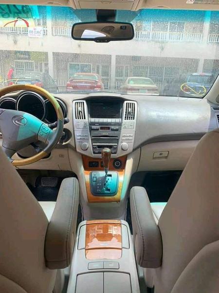 Lexus  • 2008 • 1,200 km 3