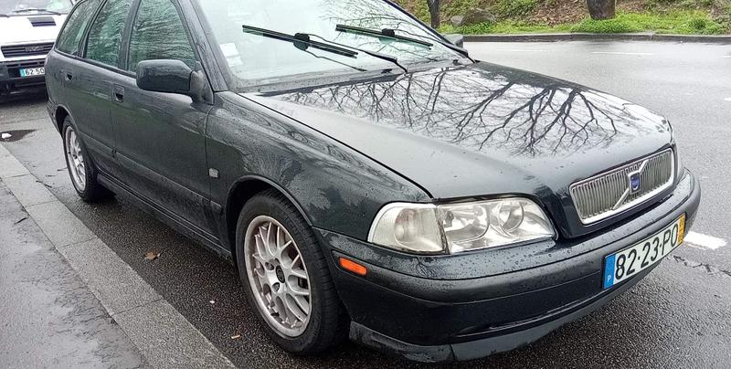 Volvo V40 • 2000 • 468,000 km 6