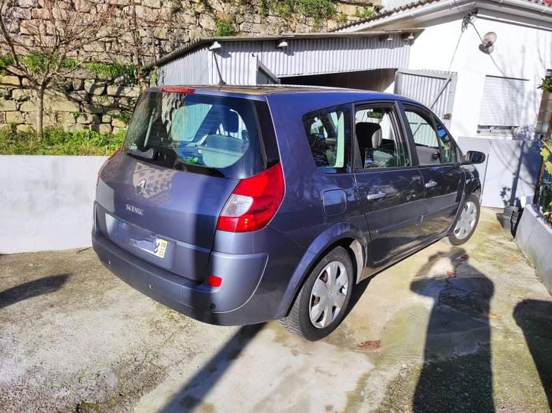 Renault Grand Scenic • 2009 • 300,000 km 4