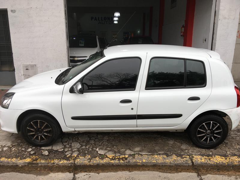 Renault Clio • 2013 • 117,000 km 3