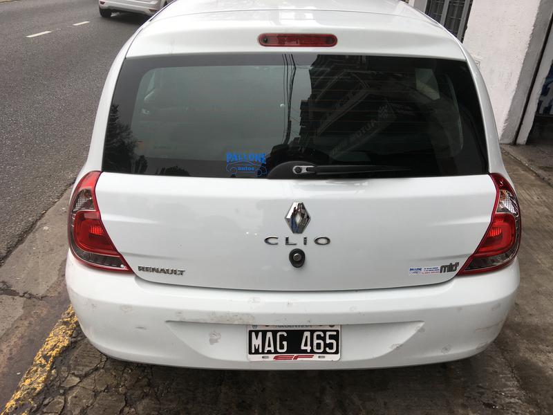 Renault Clio • 2013 • 117,000 km 5