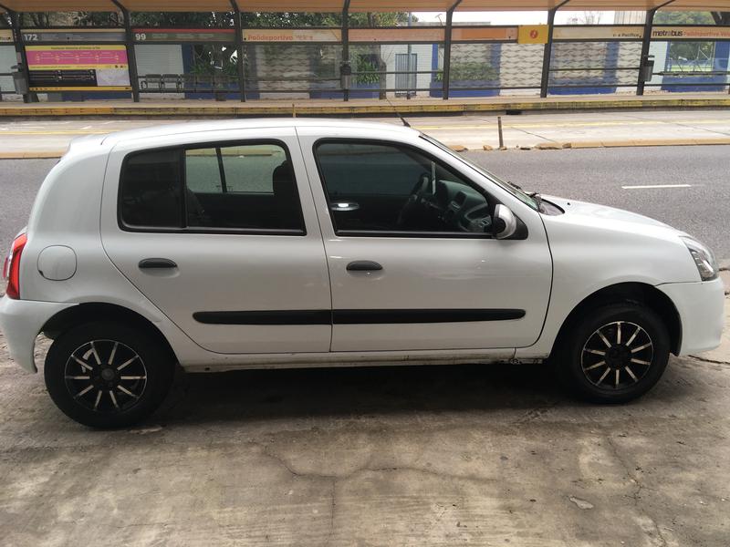 Renault Clio • 2013 • 117,000 km 4