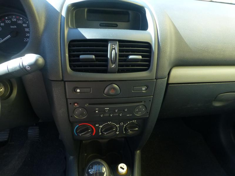 Renault Clio • 2004 • 190,000 km 15