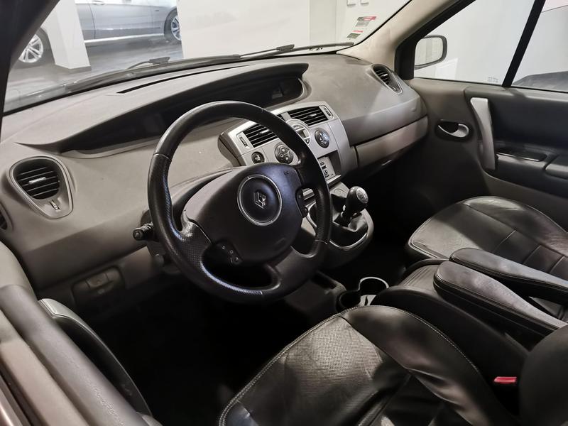Renault Scénic • 2008 • 260,000 km 2