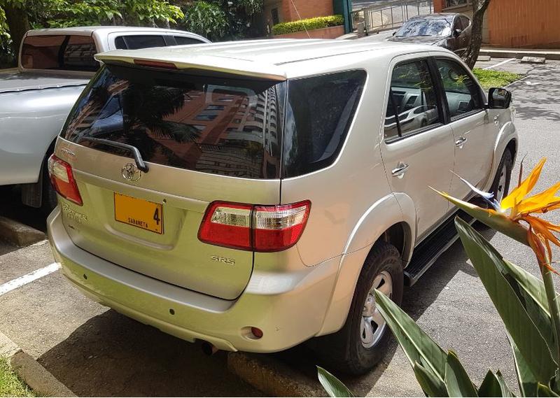 Toyota Fortuner • 2011 • 95,000 km 2