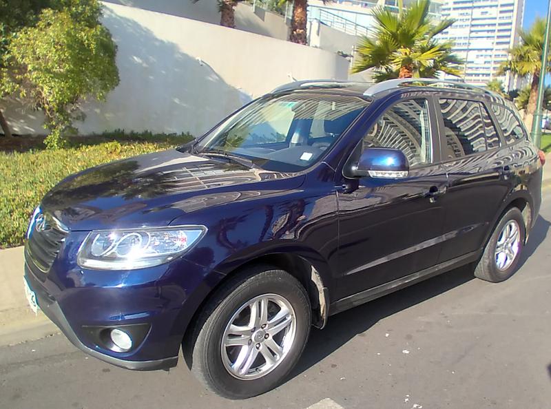 Hyundai Santa Fe • 2011 • 105,000 km 2