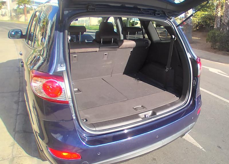 Hyundai Santa Fe • 2011 • 105,000 km 4