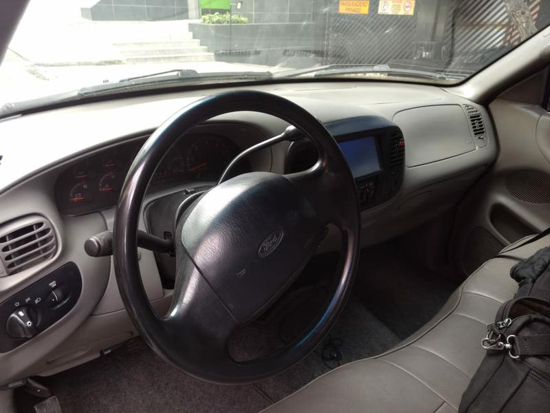 Ford F-150 • 1999 • 10,000 km 5