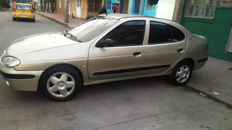 Renault Mégane • 2008 • 99,000 km 3