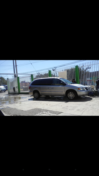 Chrysler Town & Country • 2003 • 170,000 km 9