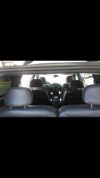Chrysler Town & Country • 2003 • 170,000 km 2